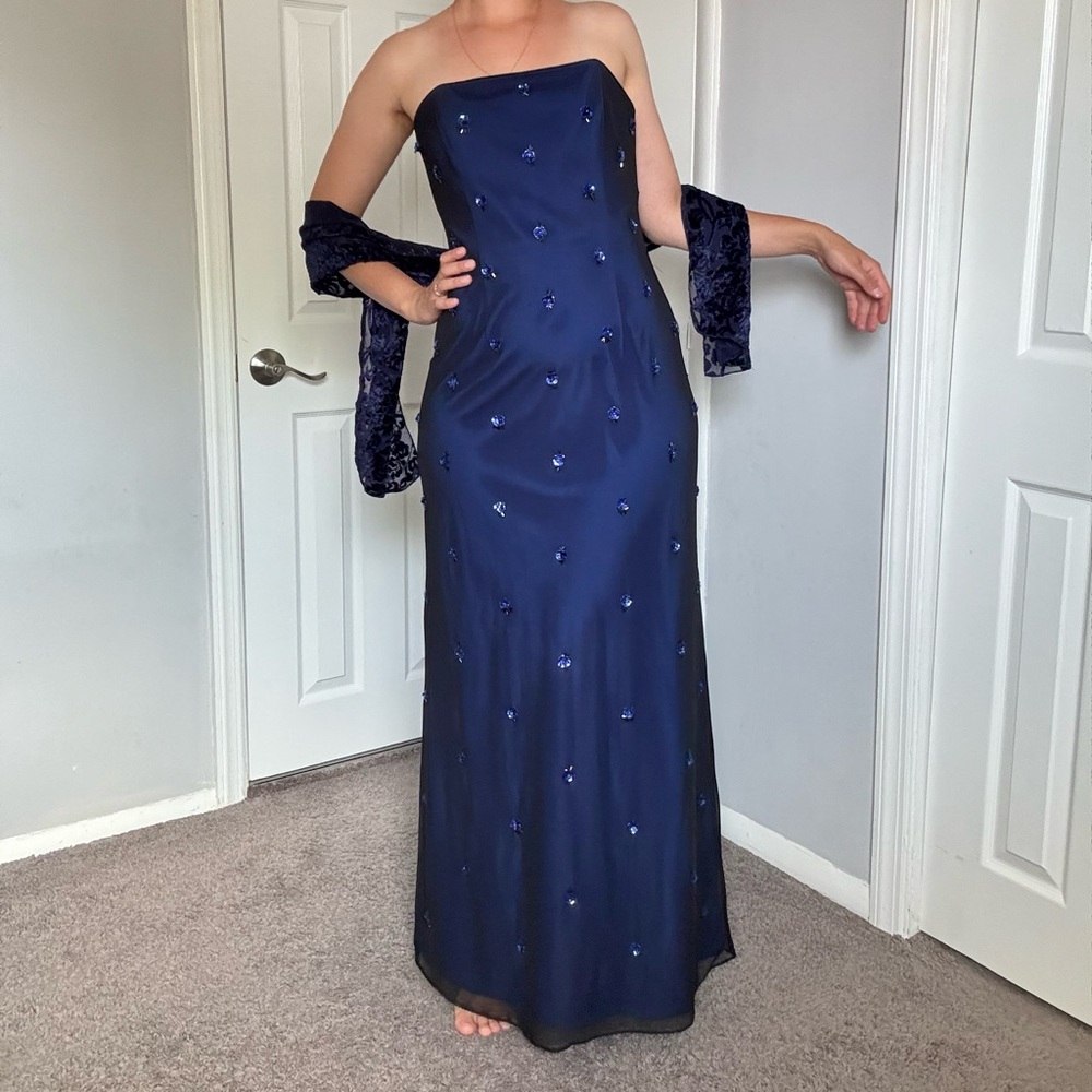 Adrianna Papell evening Navy 3D sequin beaded embellished flowers maxi  dress